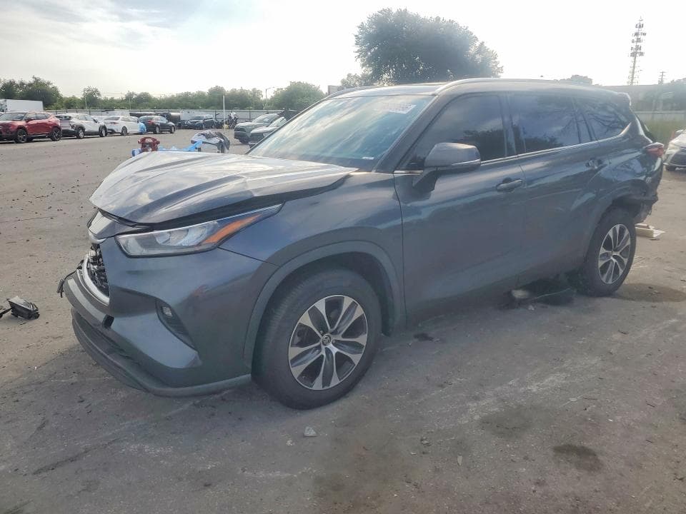 2020 TOYOTA HIGHLANDER XLE - 1