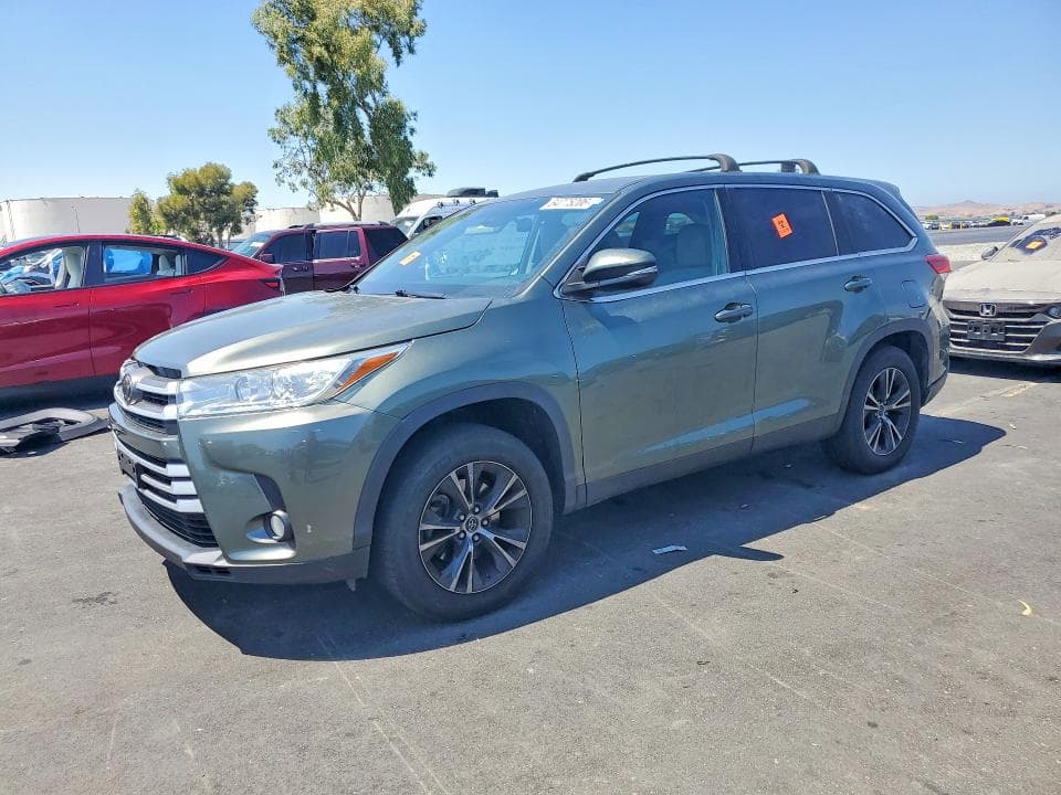 2019 TOYOTA HIGHLANDER LE PLUS - 1