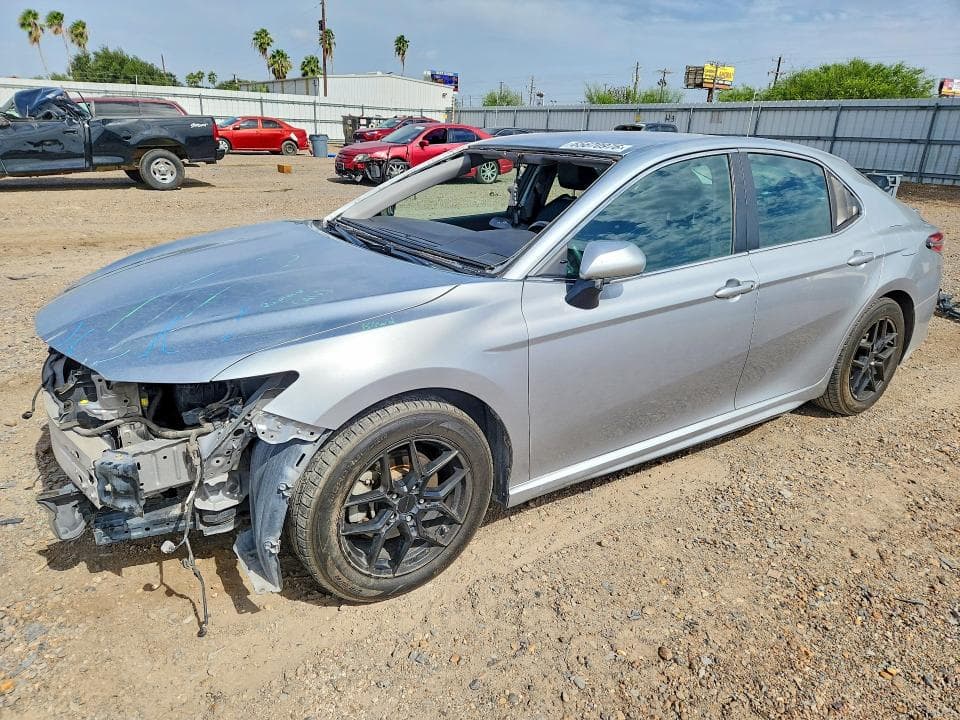 2018 TOYOTA CAMRY SE - 1