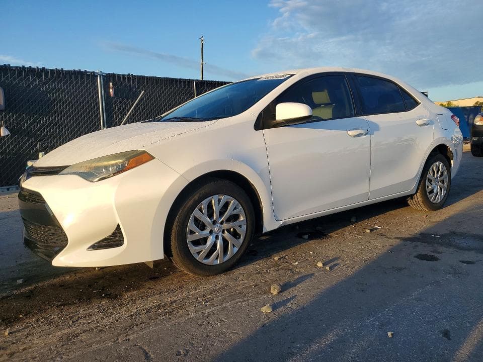 2017 TOYOTA COROLLA LE - 1