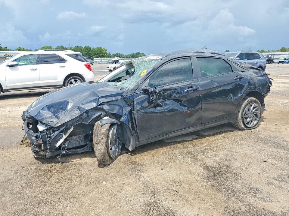 2024 HYUNDAI ELANTRA SEL - 1