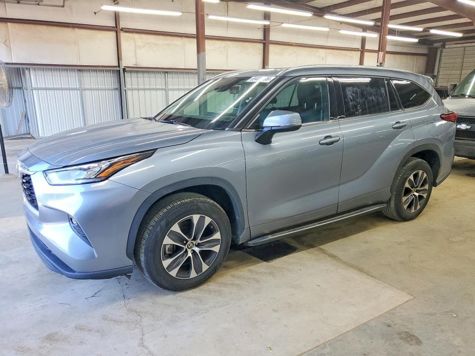 2020 TOYOTA HIGHLANDER XLE - 1