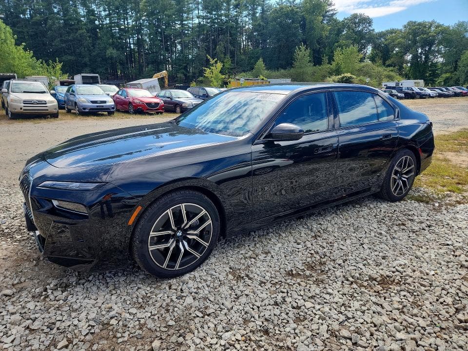 2024 BMW 760 XI - 1