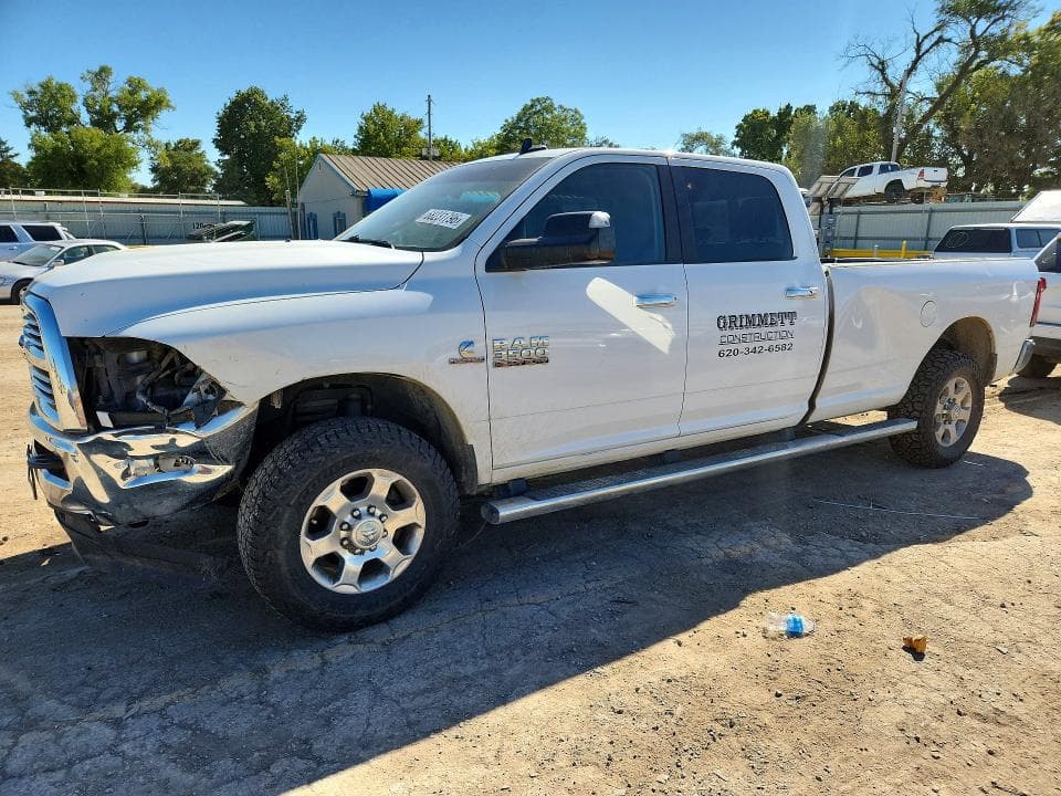 2017 RAM 3500 SLT - 1