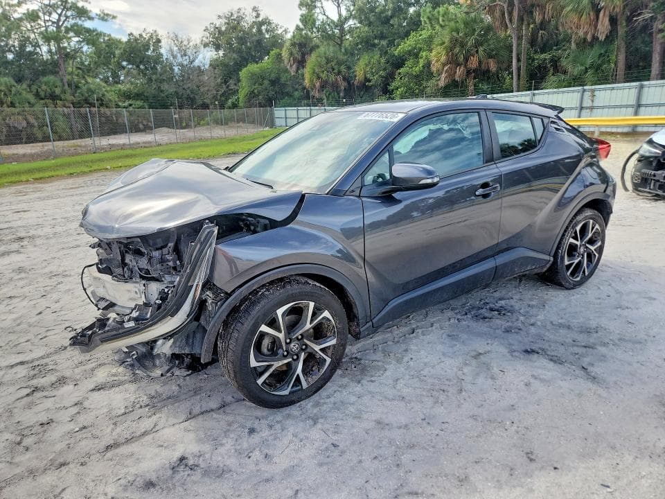 2021 TOYOTA C-HR XLE - 1