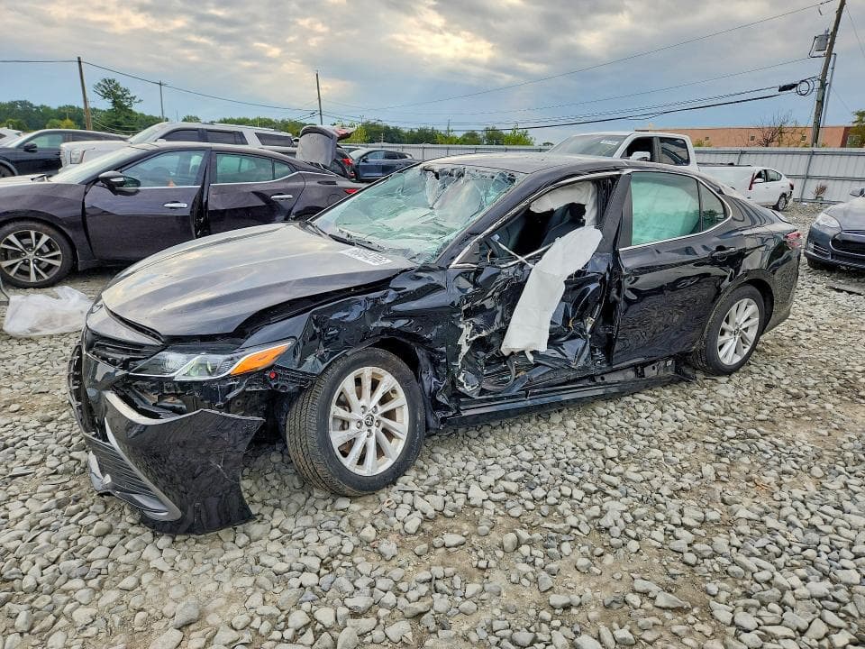 2022 TOYOTA CAMRY LE - 1