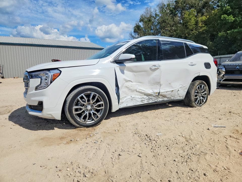 2022 GMC TERRAIN DENALI - 1
