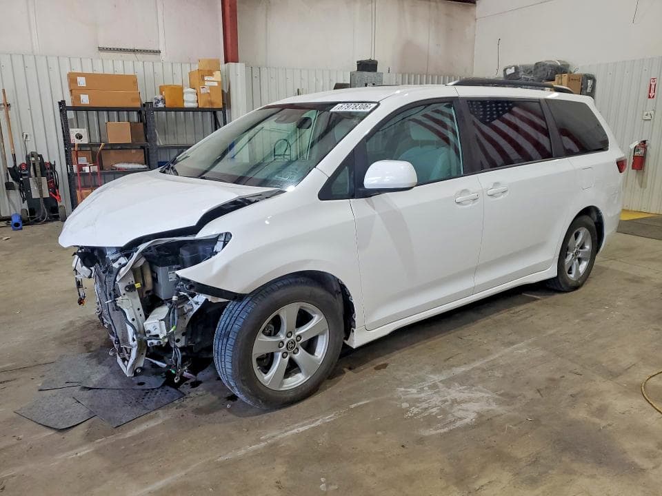 2020 TOYOTA SIENNA LE - 1