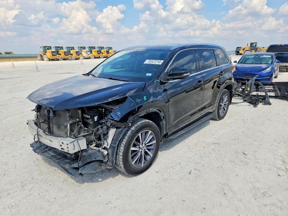 2018 TOYOTA HIGHLANDER XLE - 1