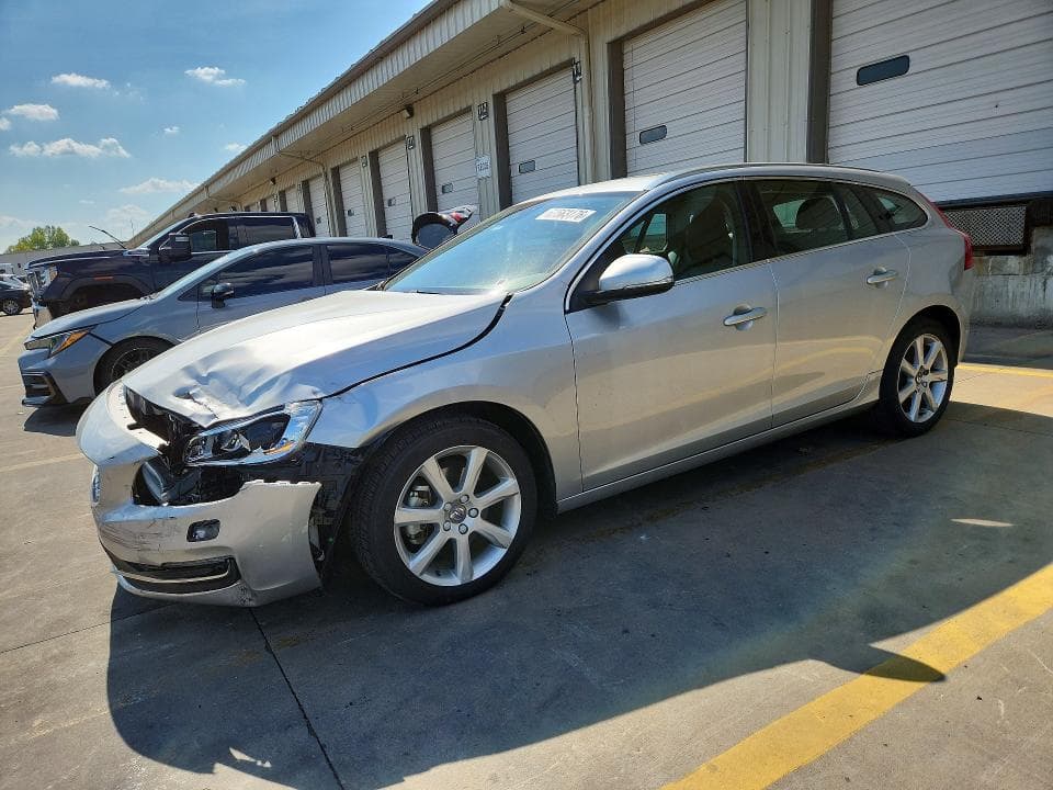 2017 VOLVO V60 T5 PLATINUM - 1