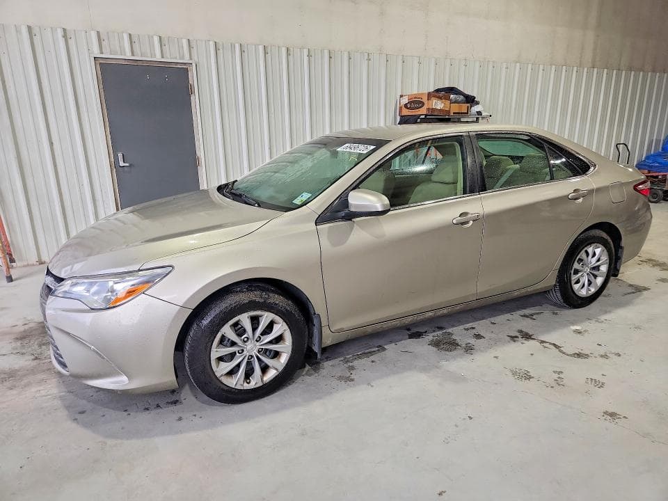 2017 TOYOTA CAMRY LE - 1