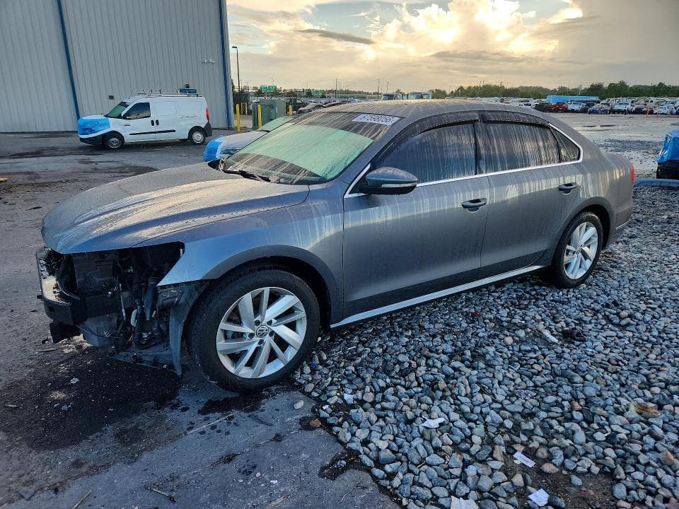 2018 VOLKSWAGEN PASSAT SE - 1