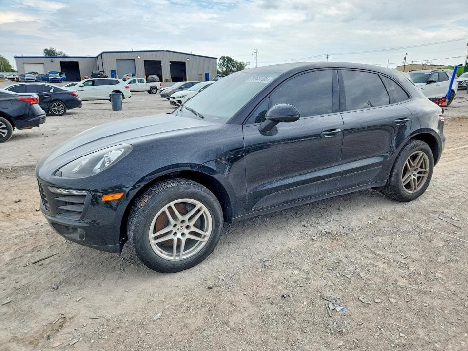 2017 PORSCHE MACAN - 1
