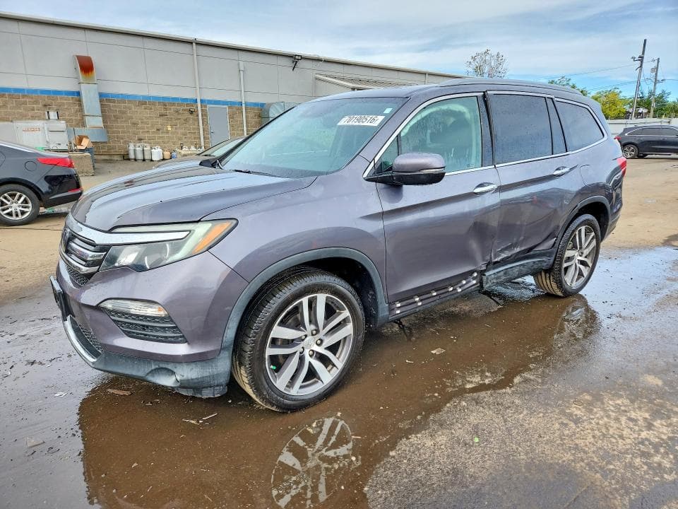 2017 HONDA PILOT TOURING - 1