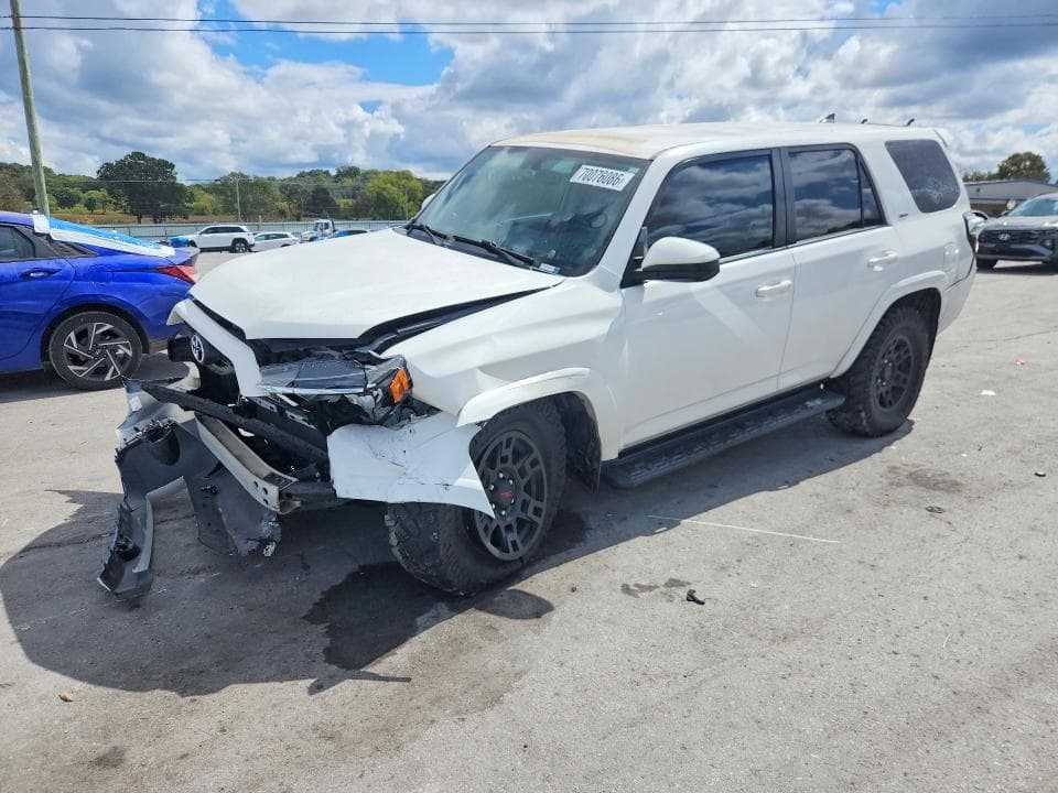 2019 TOYOTA 4RUNNER SR5 - 1