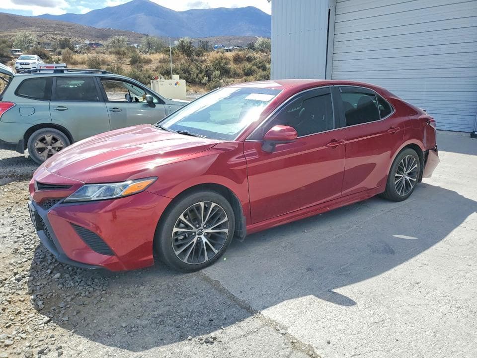2018 TOYOTA CAMRY SE - 1