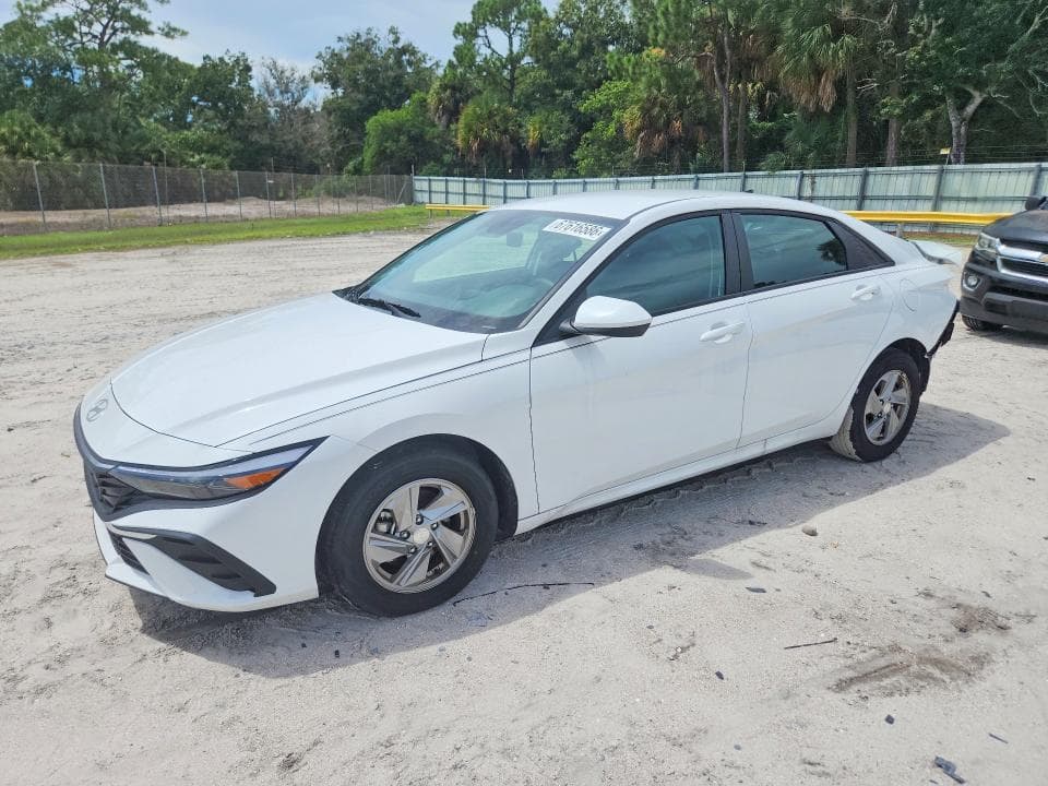 2025 HYUNDAI ELANTRA SE - 1