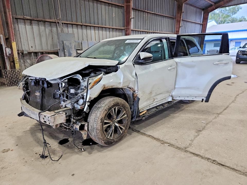 2019 TOYOTA HIGHLANDER LE - 1