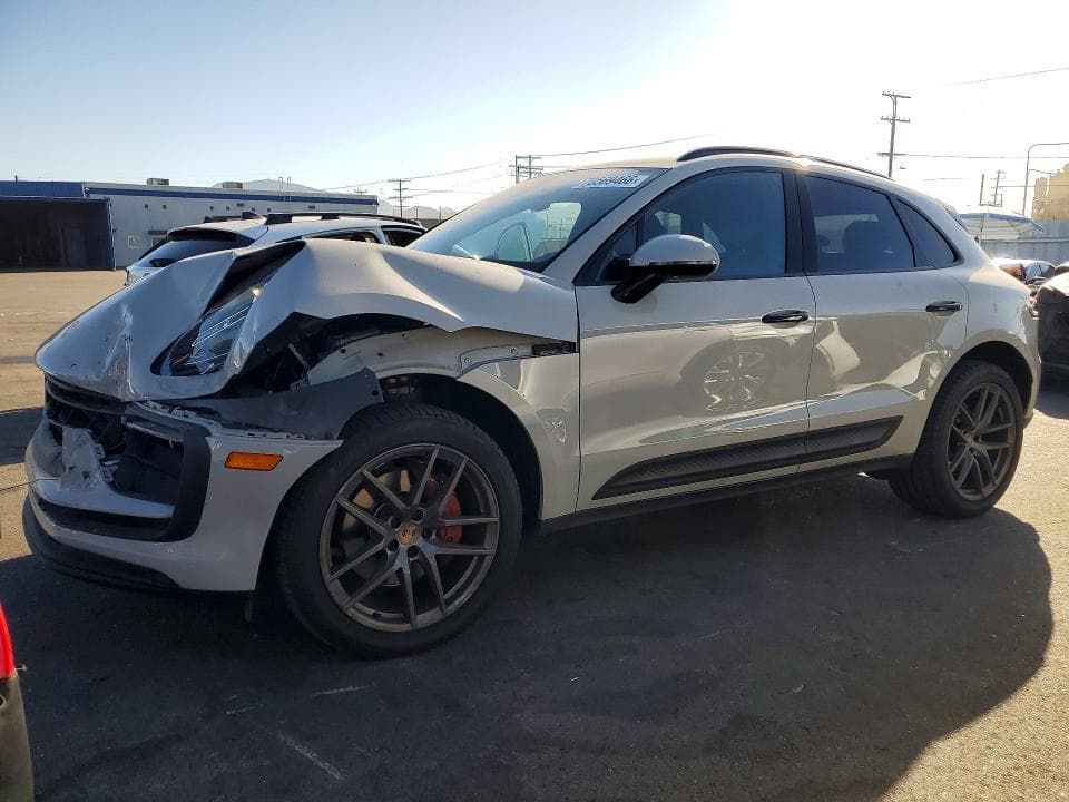 2022 PORSCHE MACAN - 1