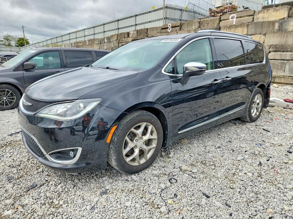 2018 CHRYSLER PACIFICA LIMITED - 1