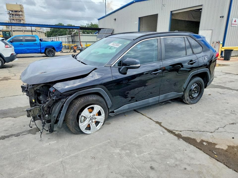 2020 TOYOTA RAV4 XLE - 1