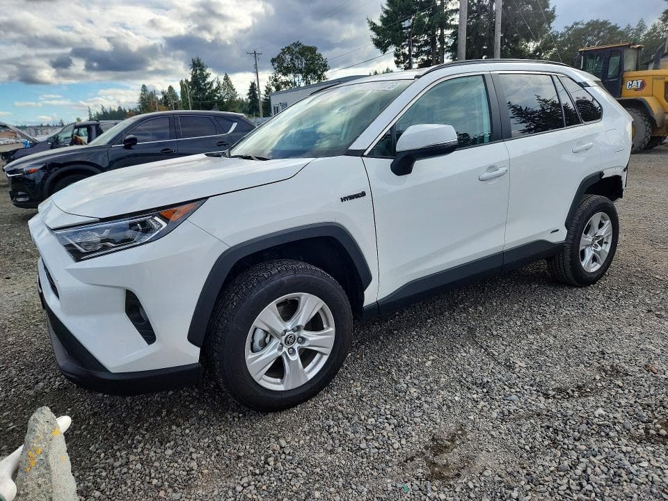 2021 TOYOTA RAV4 XLE - 1