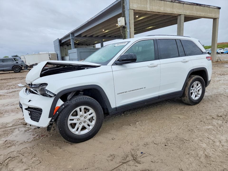 2022 JEEP GRAND CHEROKEE LAREDO - 1