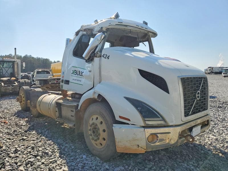 2019 VOLVO VNR SEMI TRUCK