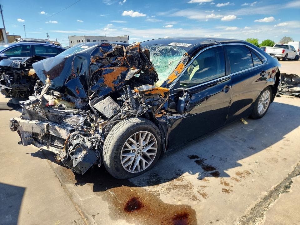 2016 TOYOTA CAMRY LE