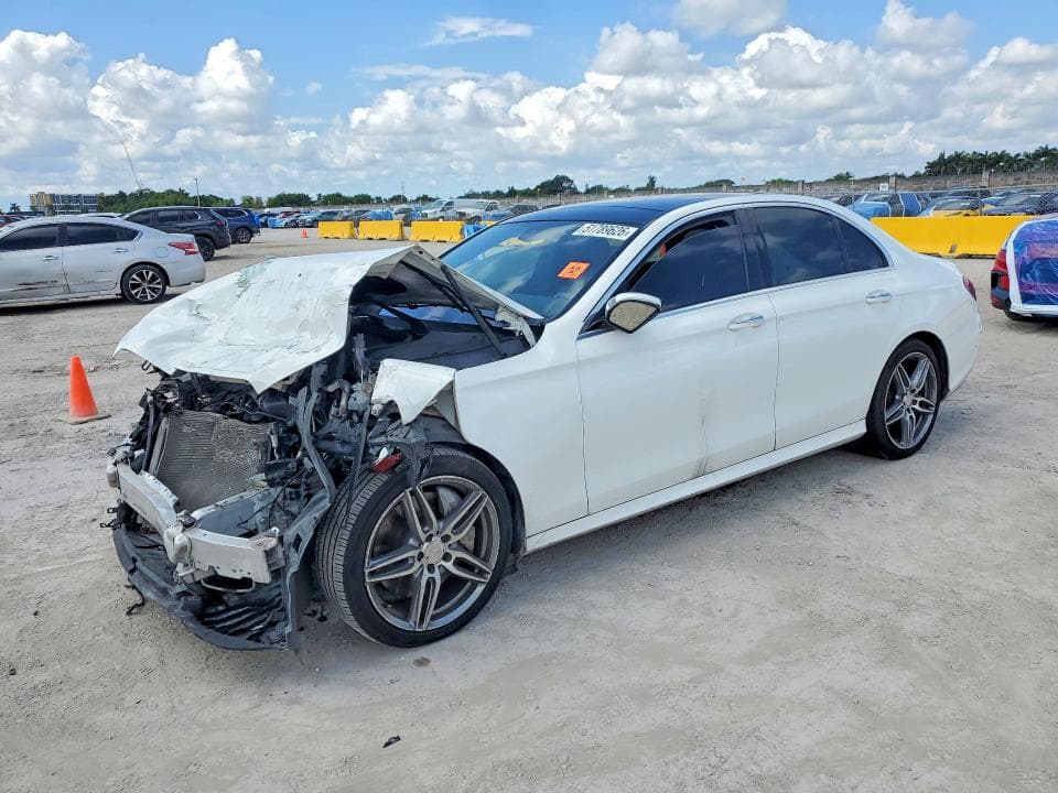 2017 MERCEDES-BENZ E 300 - 1