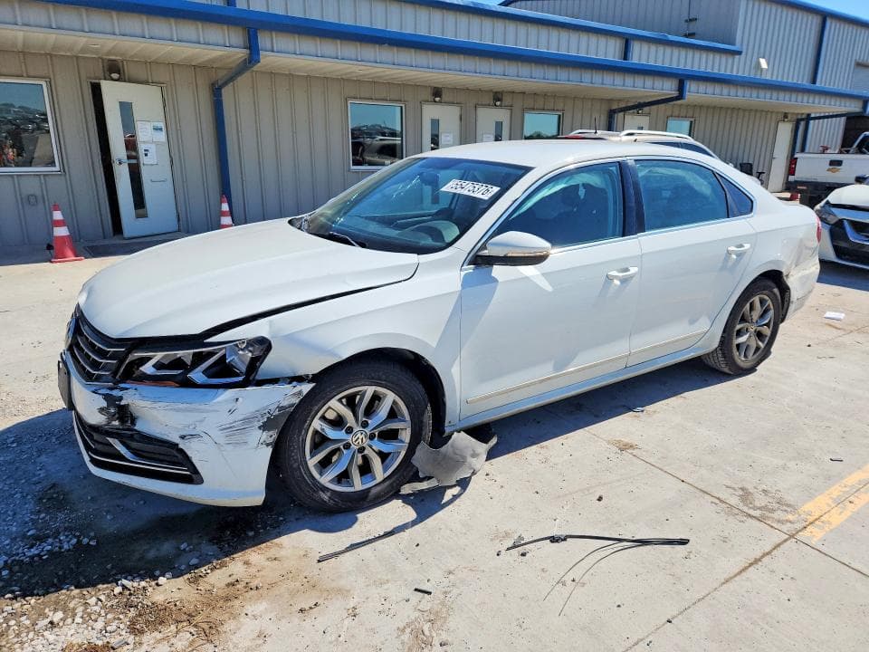 2017 VOLKSWAGEN PASSAT S - 1