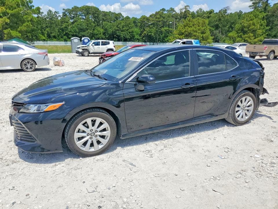 2018 TOYOTA CAMRY LE