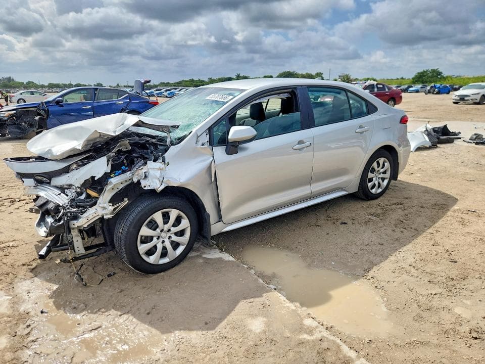 2025 TOYOTA COROLLA LE