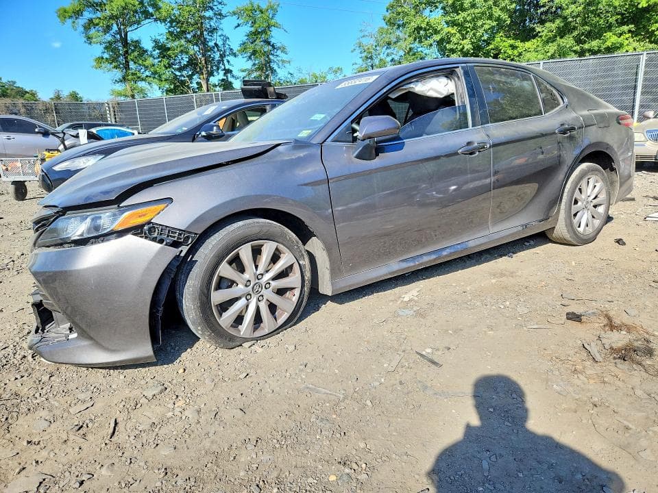 2018 TOYOTA CAMRY LE LE - 1