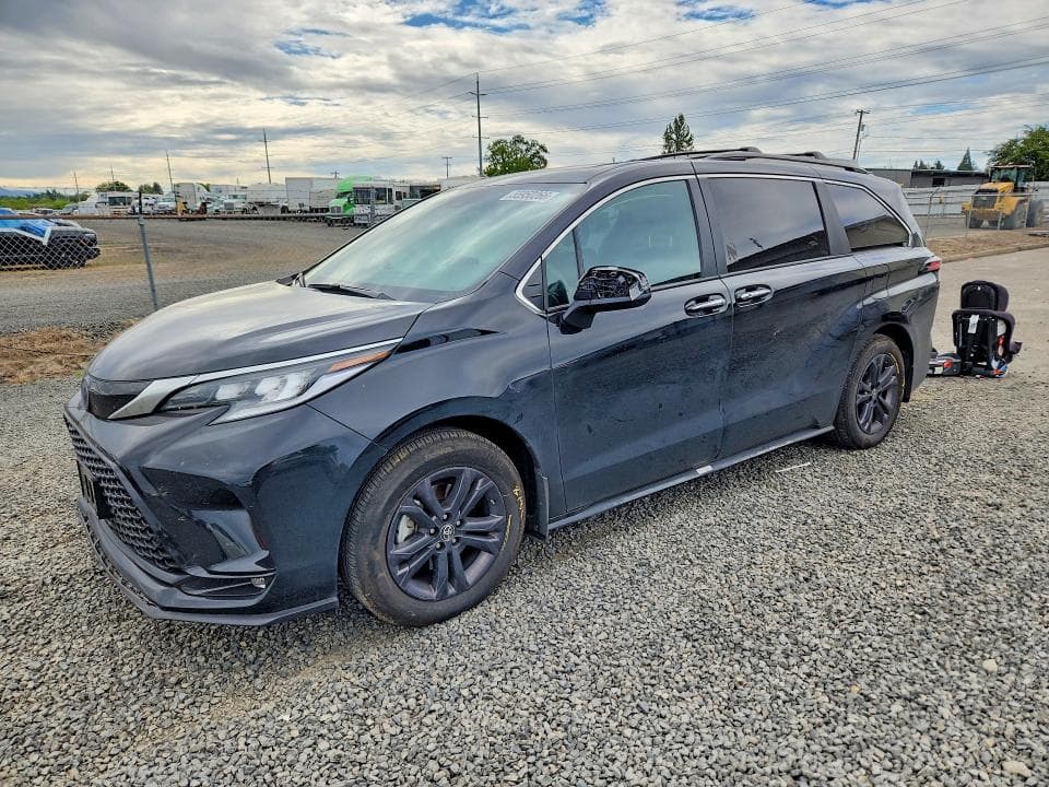 2024 TOYOTA SIENNA XSE - 1