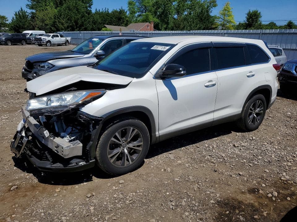 2019 TOYOTA HIGHLANDER LE - 1