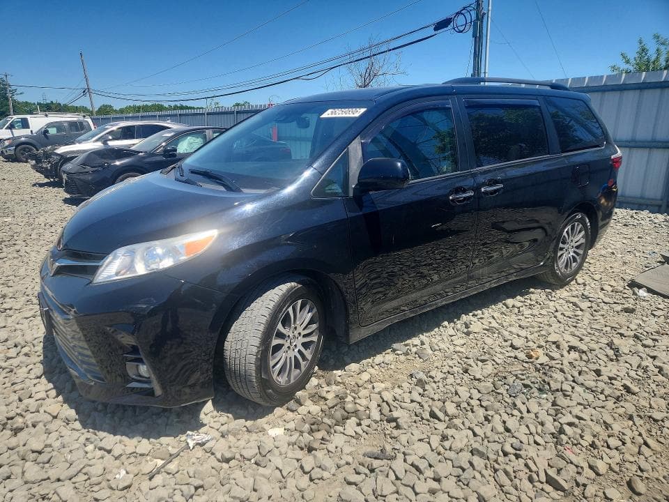2020 TOYOTA SIENNA XLE 8-PASSENGER