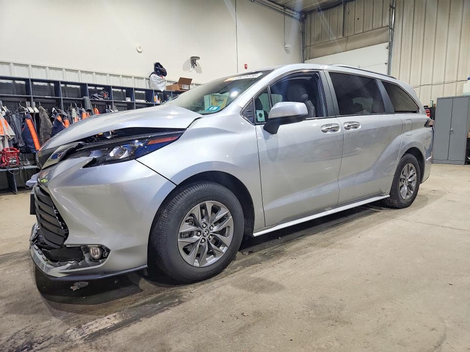 2025 TOYOTA SIENNA XLE 7-PASSENGER XLE 7-PASSENGER - 1