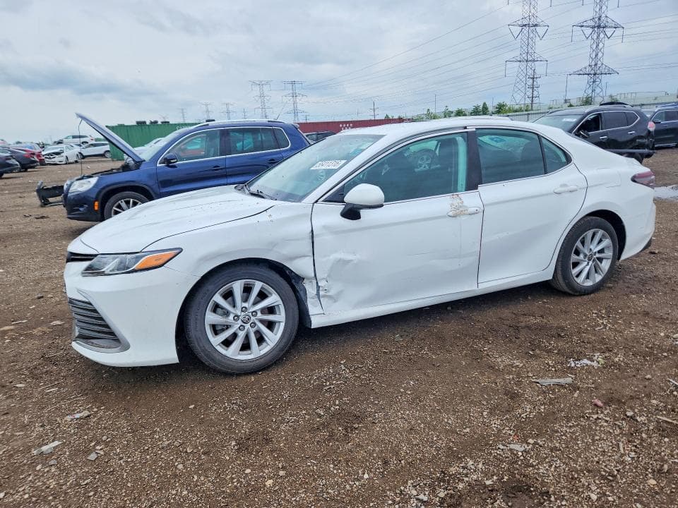 2022 TOYOTA CAMRY LE - 1