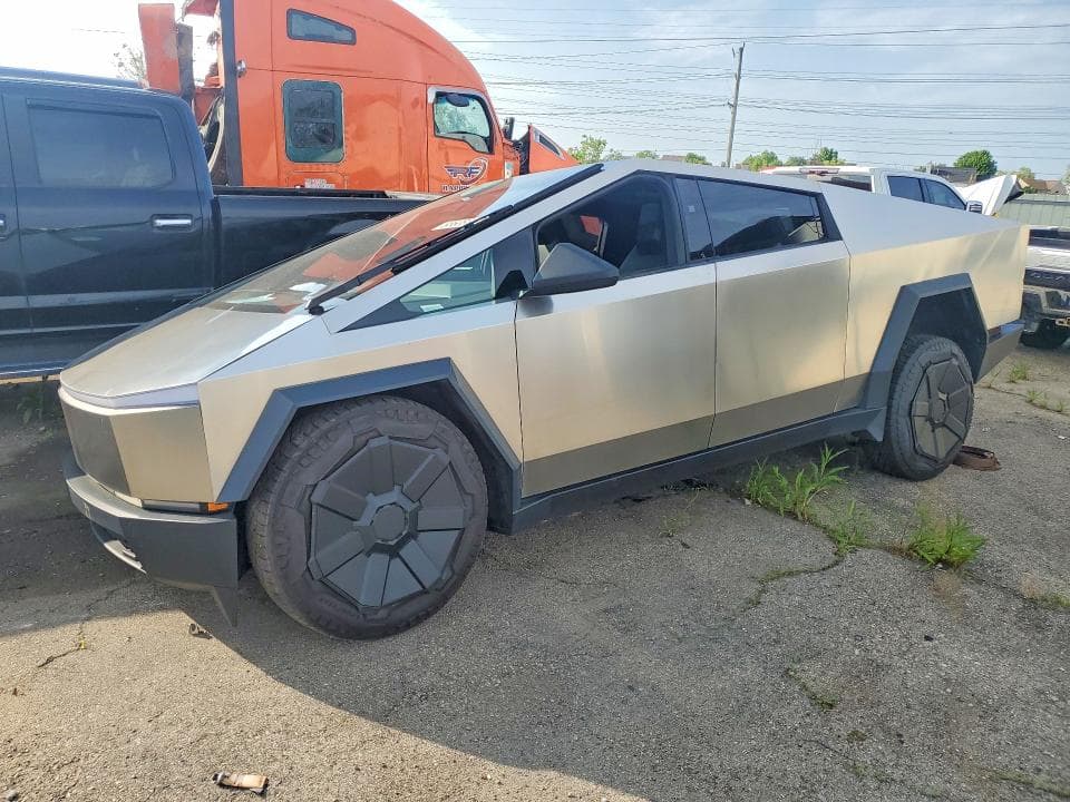2024 TESLA CYBERTRUCK - 1
