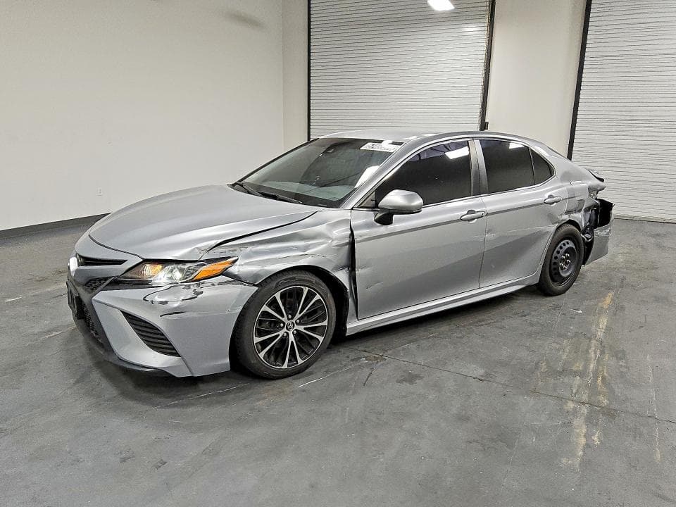 2019 TOYOTA CAMRY SE - 1