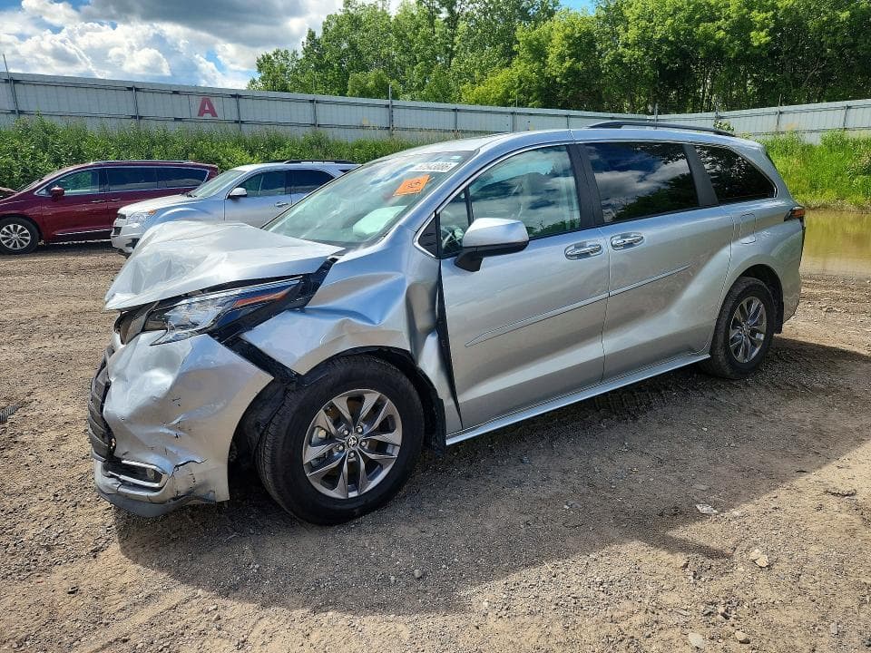 2023 TOYOTA SIENNA XLE XLE - 1