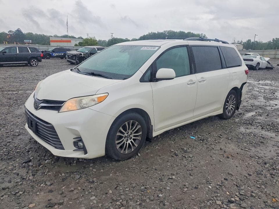2018 TOYOTA SIENNA XLE 8-PASSENGER - 1