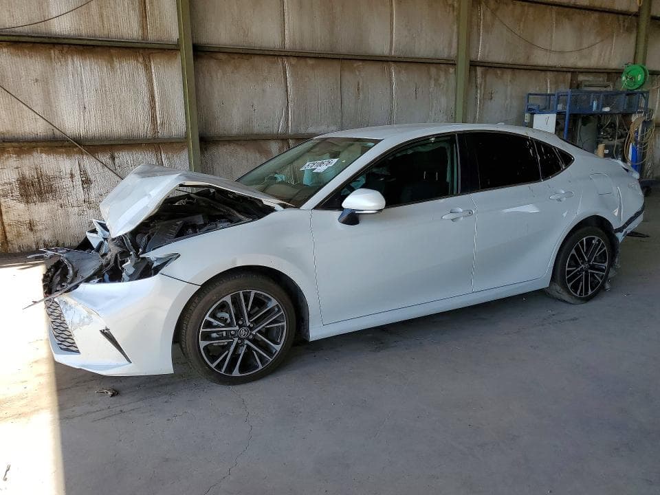 2025 TOYOTA CAMRY XLE - 1