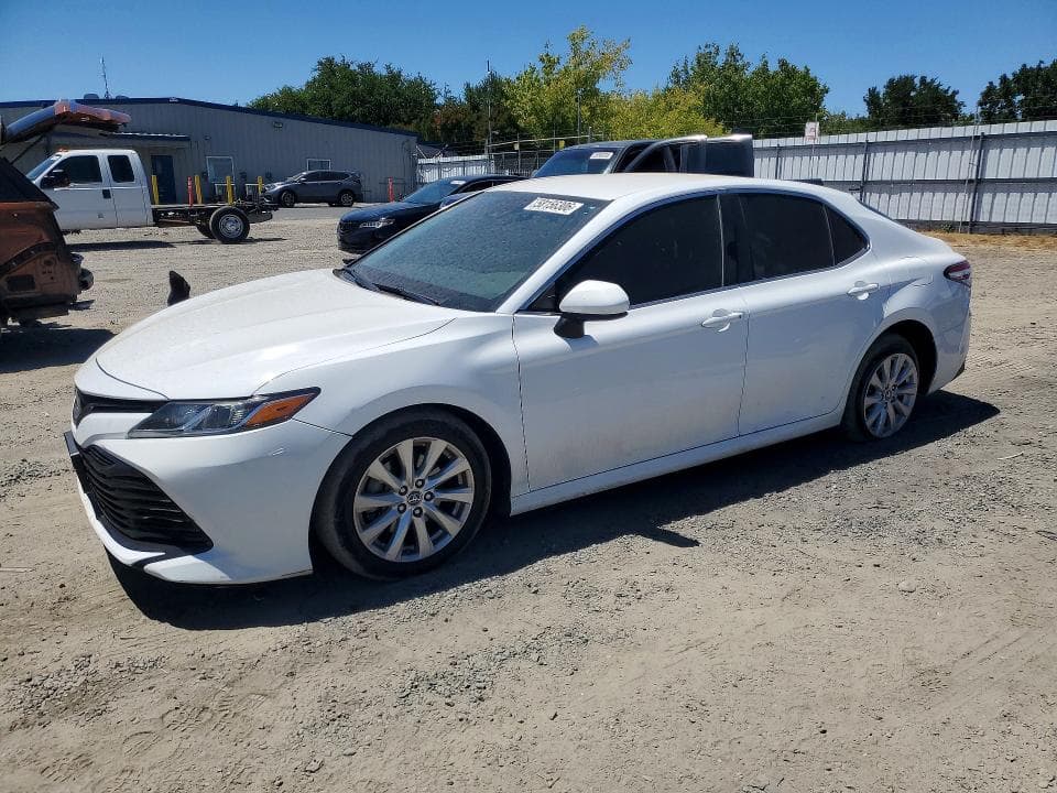 2018 TOYOTA CAMRY LE