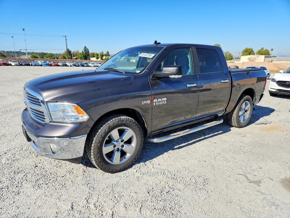 2016 RAM 1500 SLT