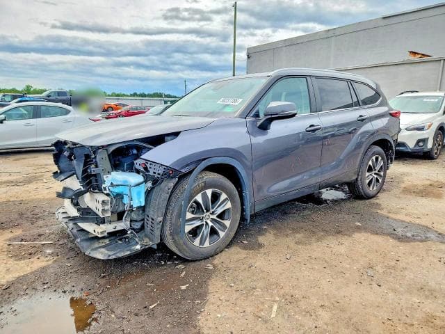 2023 TOYOTA HIGHLANDER XLE - 1