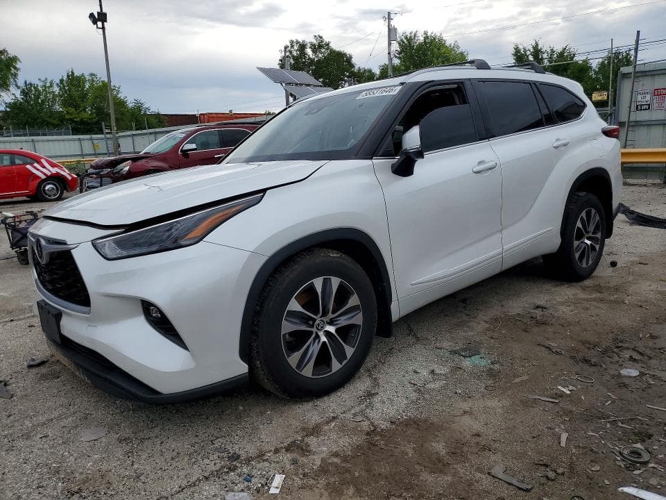 2022 TOYOTA HIGHLANDER XLE - 1