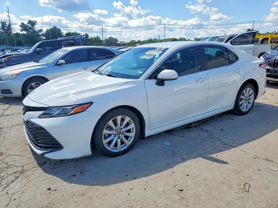 2018 TOYOTA CAMRY LE - 1