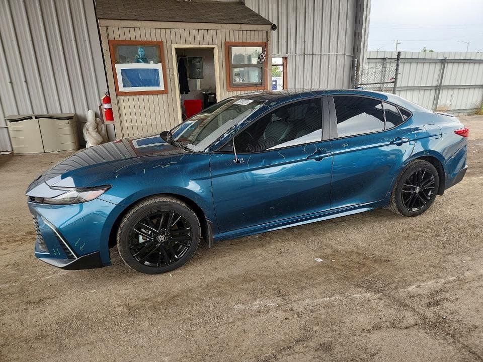 2025 TOYOTA CAMRY SE - 1